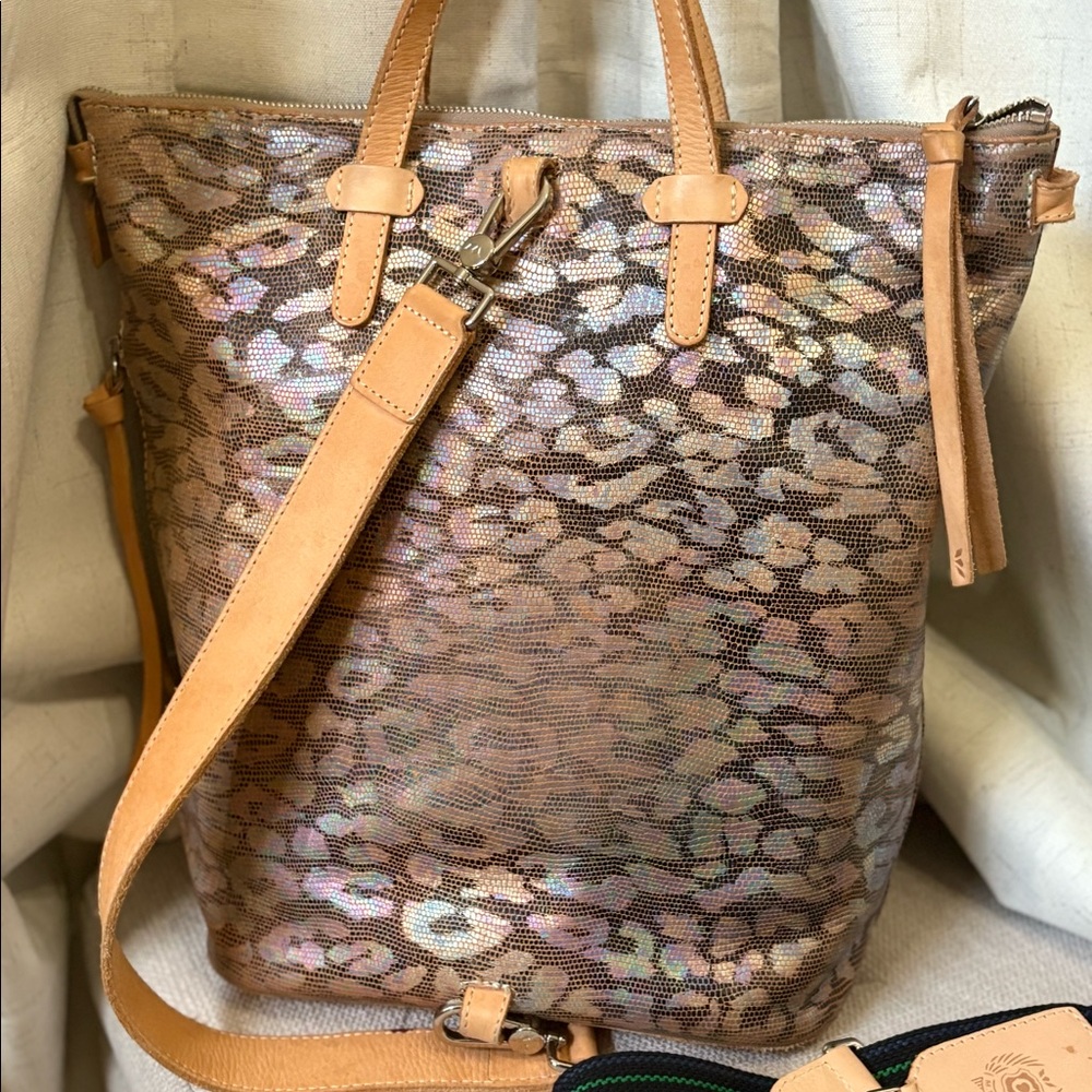 Consuela Iris Sling Bag Iridescent Leopard Print Tote in Tan EUC - Picture 2 of 7